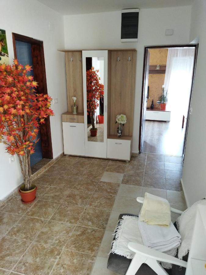 Apartmani Bellami Bečići Ngoại thất bức ảnh